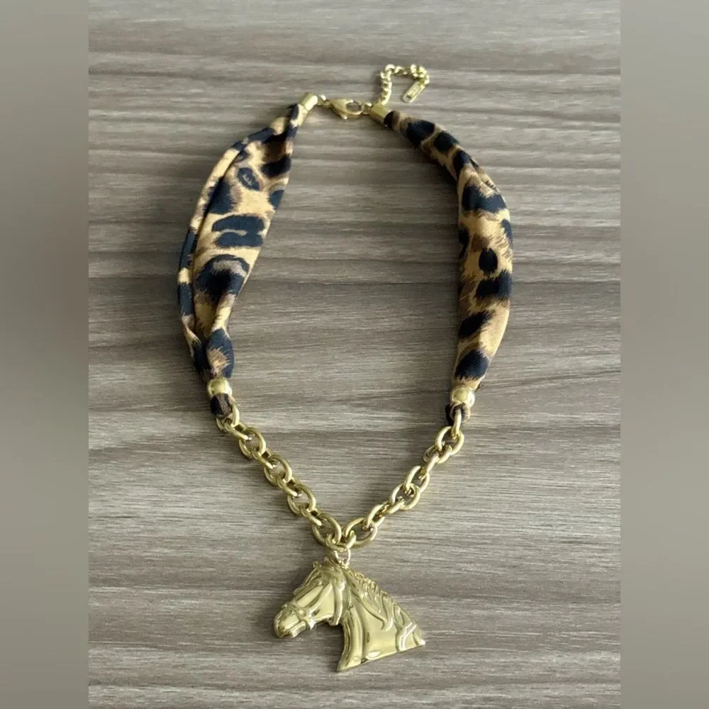 Boho Horse Necklace Q670